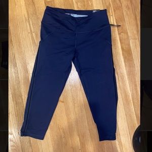 NWT Victoria’s Secret Knockout sport Capri legging